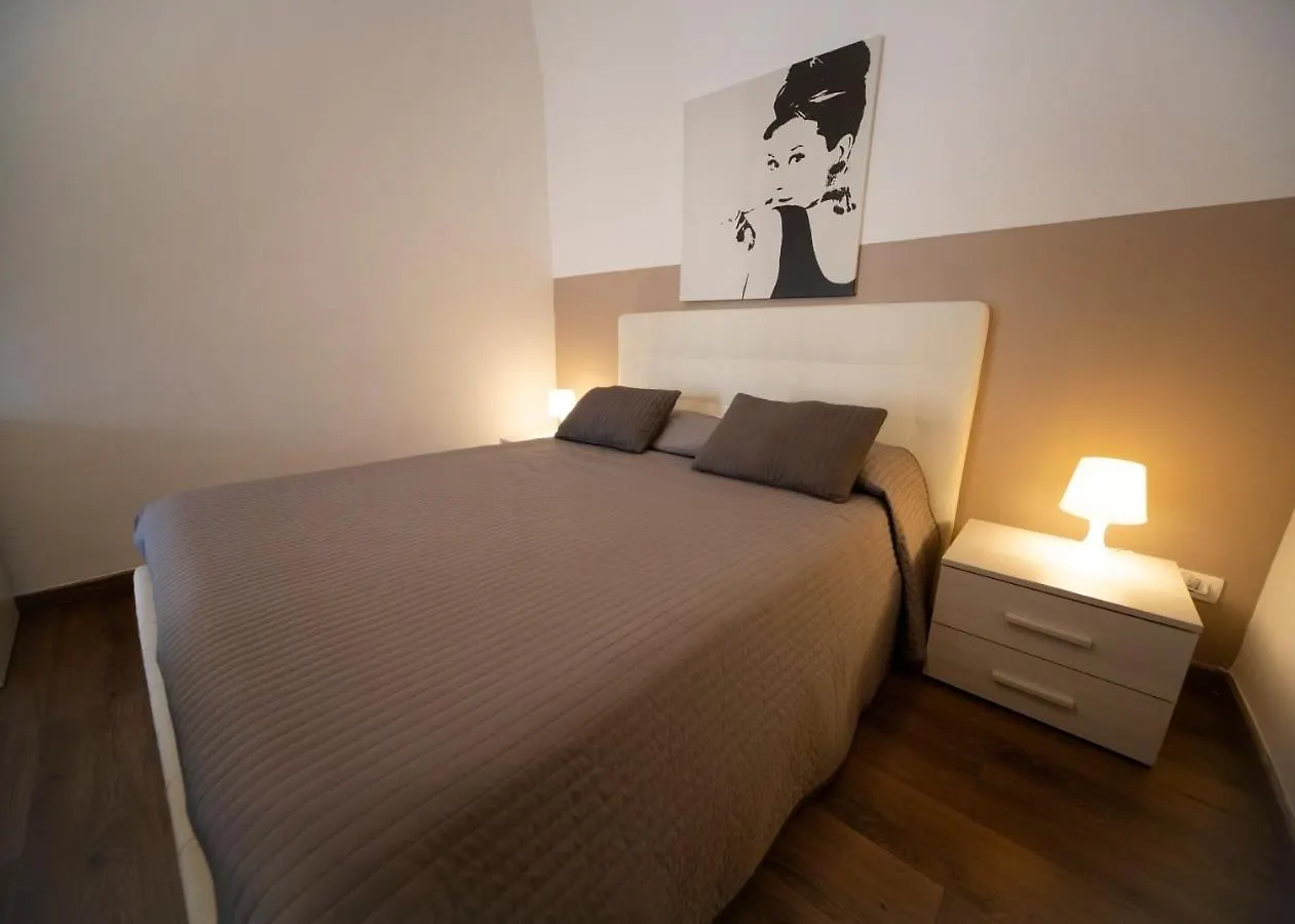 Rooms In Shared Apartment - City Center Catania