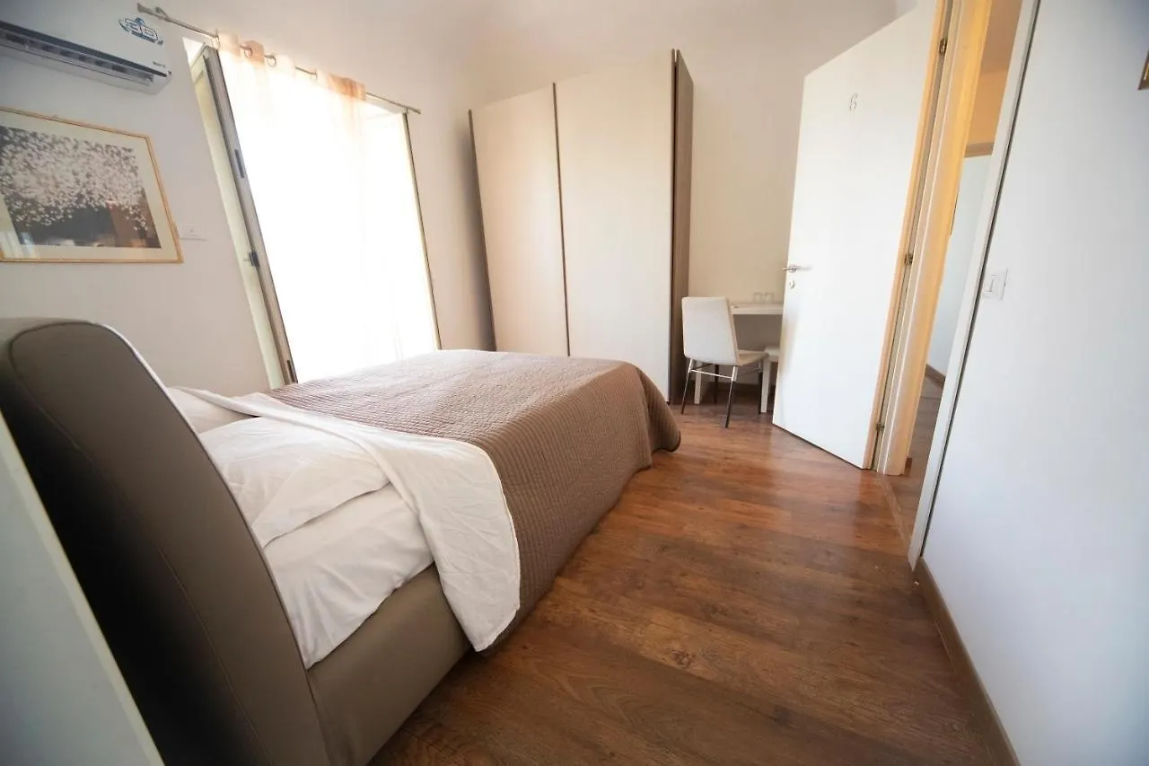 Rooms In Shared Apartment - City Center Catania